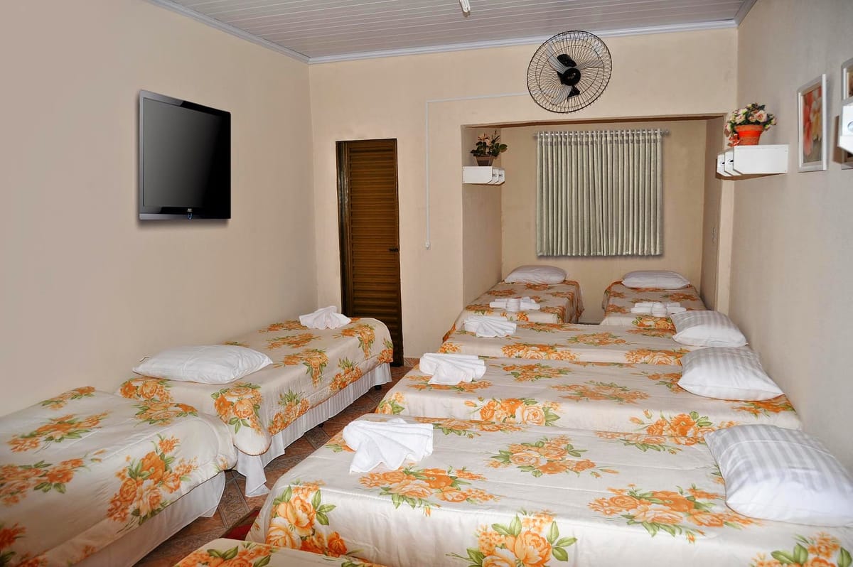 Hotel e Pousada Rosa de Sarom — 1