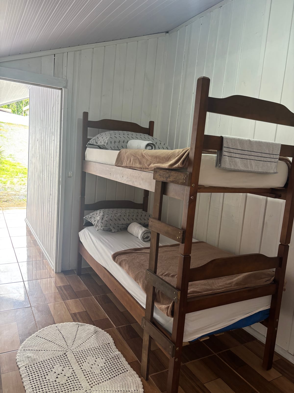 Suítes Privadas - Casa de madeira Azul — 5