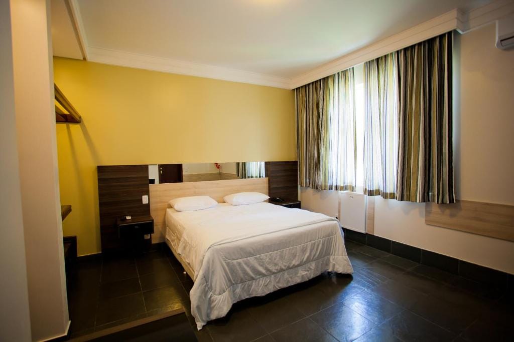Aipana Plaza Hotel — 2