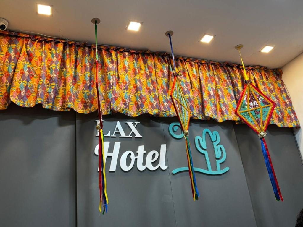 Lax Hotel - Acesso através de escadas - 4 andares - Sem elevador — 1