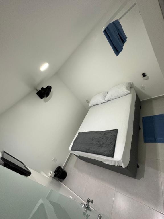 Quarto privativo com banheiro compartilhado em Pousada recém construída,a 500mts do pátio do forró — 5