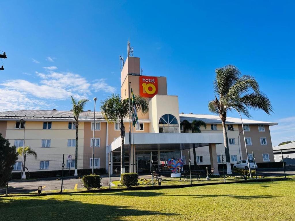 Hotel 10 Curitiba — 1