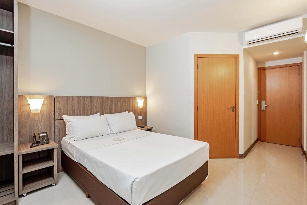Slim Hotel Curitiba Av das Torres — 1