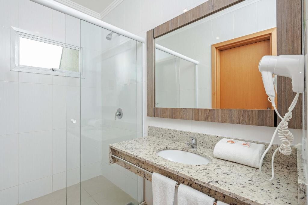 Slim Hotel Curitiba Av das Torres — 3