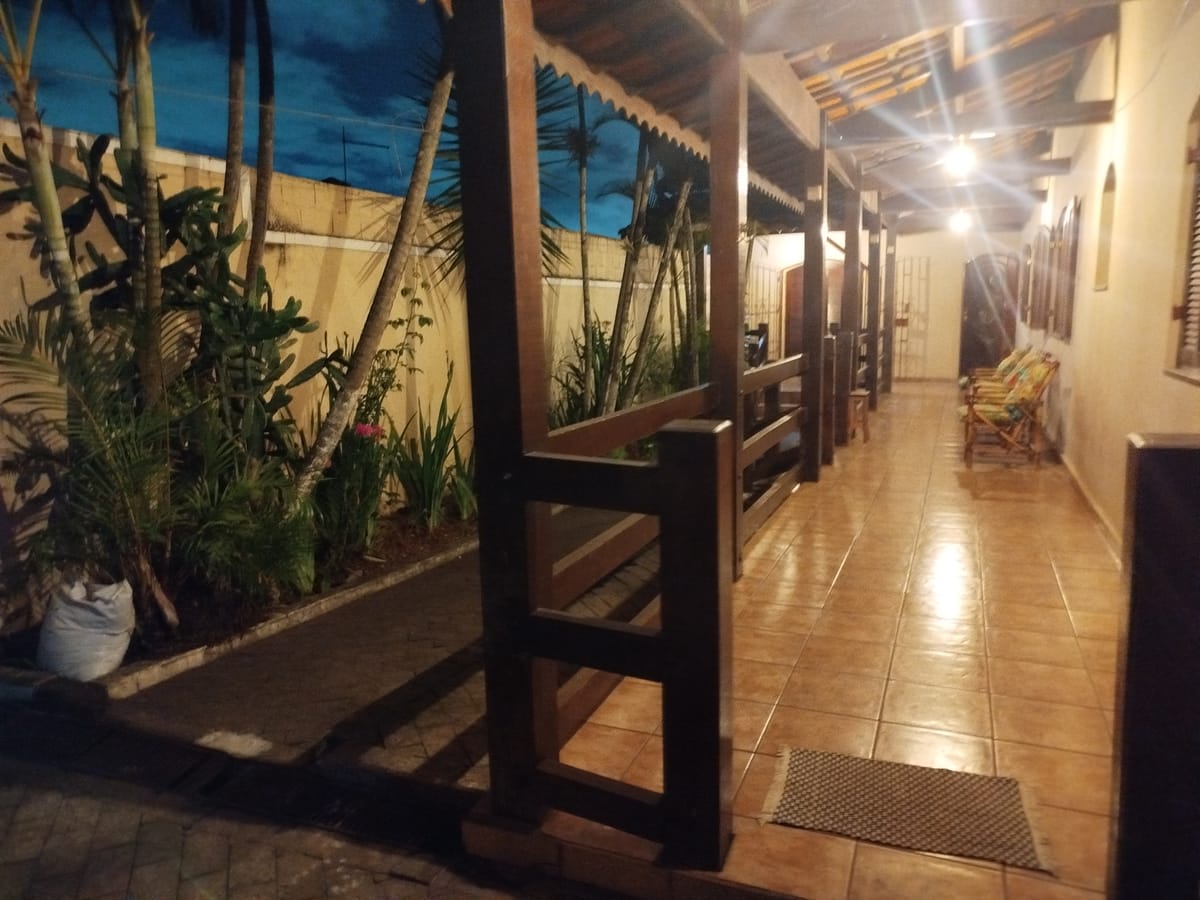 Haja Luz Casa Pousada no Centro de Itaquaquecetuba — 3