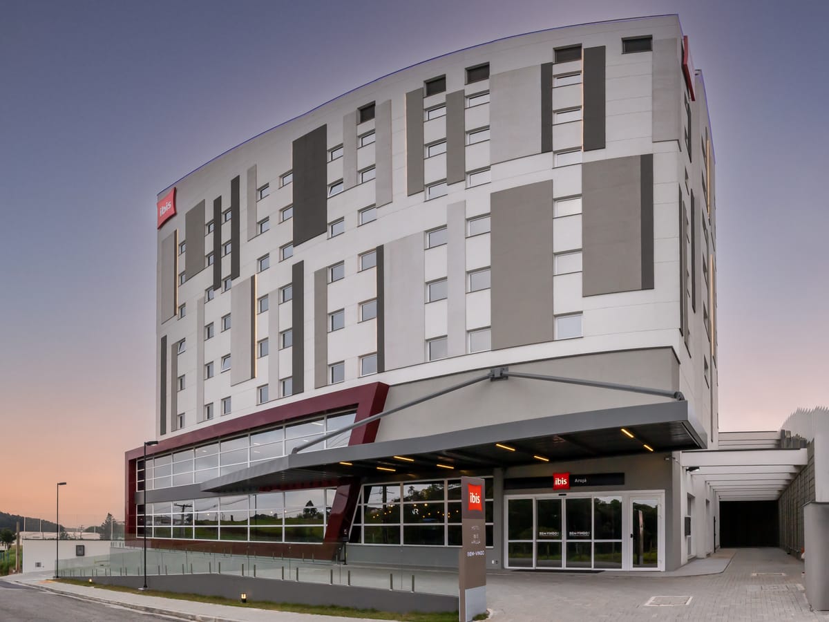 Ibis Arujá — 5
