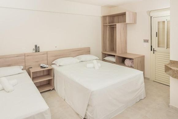 Hotel Dois H — 1