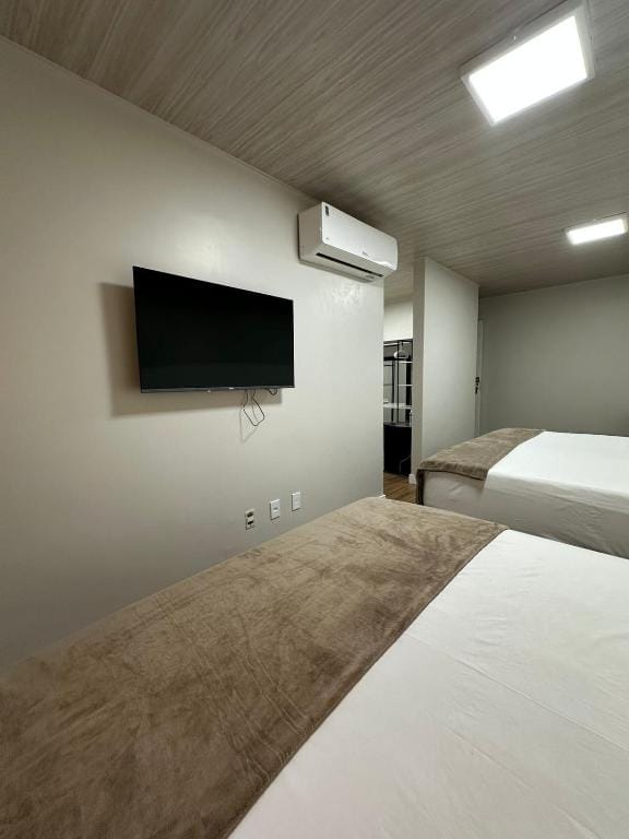 Miraflores Hotel — 2