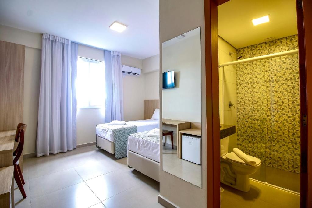 MLG Hotel — 2