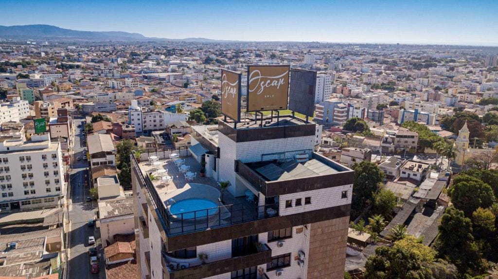 HOTEL OSCAR GOLD — 1