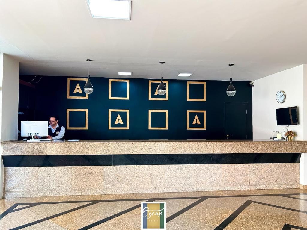HOTEL OSCAR GOLD — 4