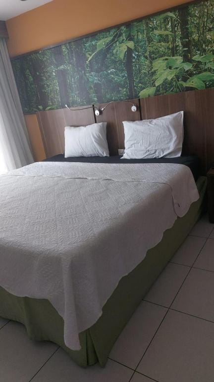 Flat com varanda, quarto de Morador Hotel 1112 — 2