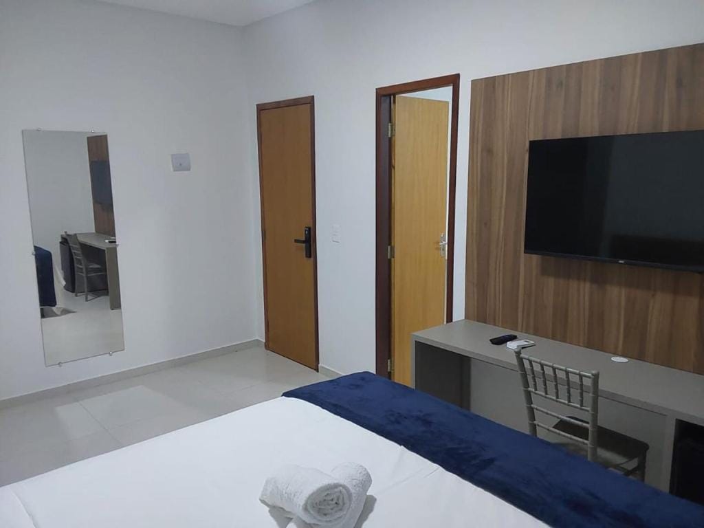 PARALELO 9s HOTEL — 5