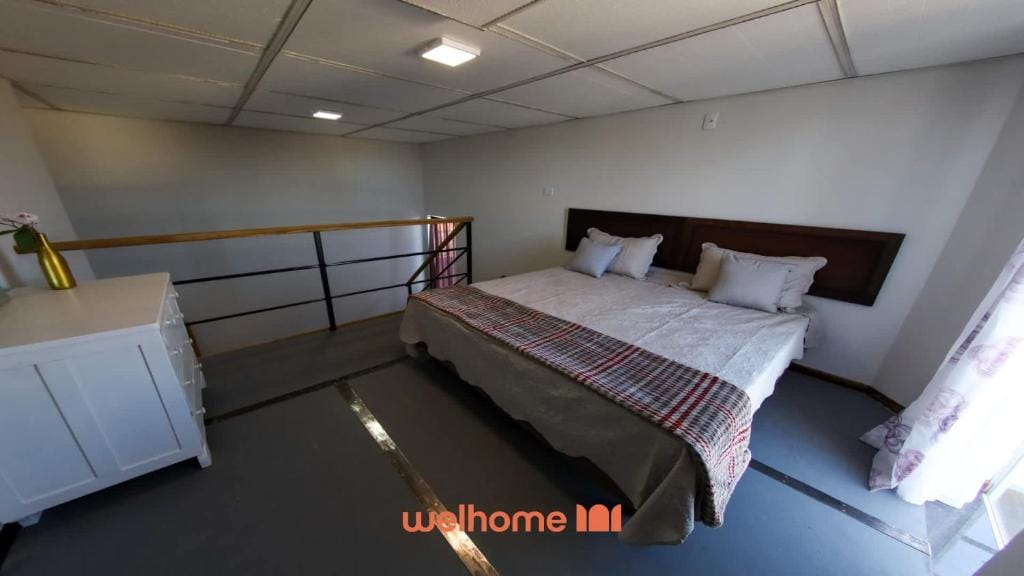 Loft em Ponta Grossa com Mezanino — 4