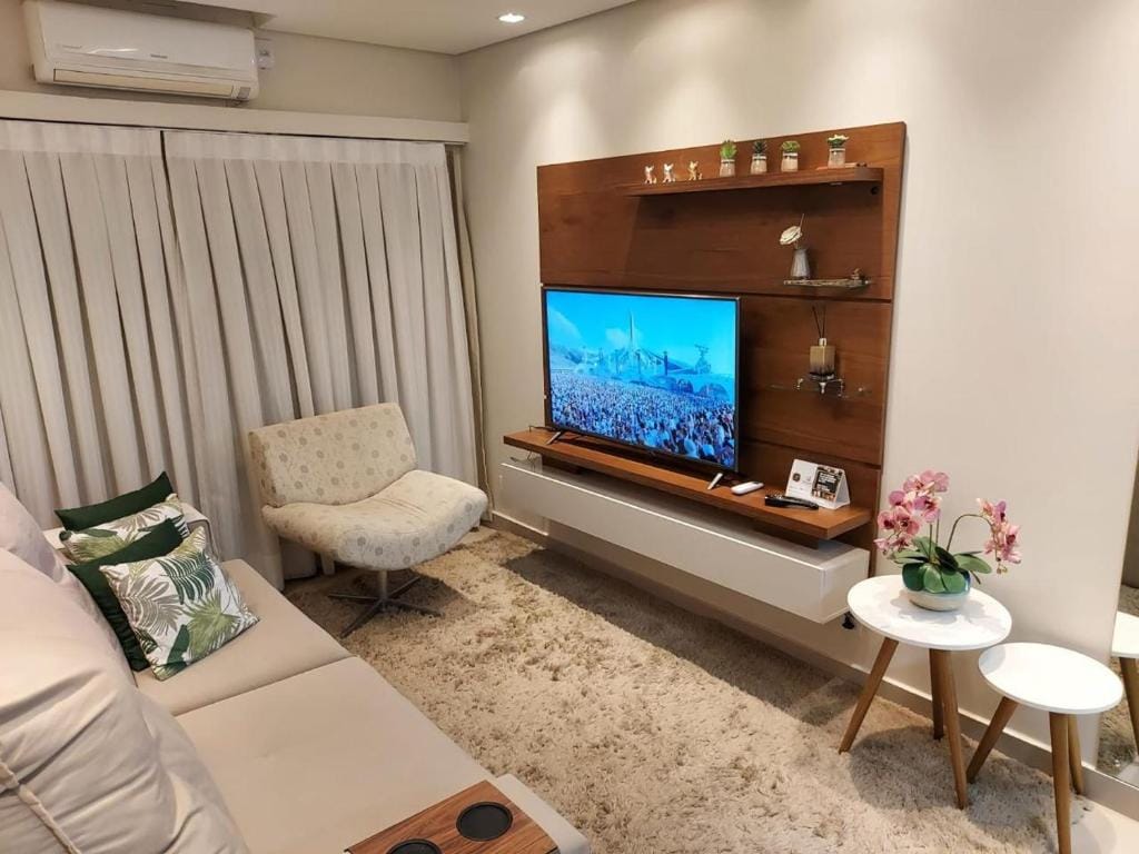 Flat em Hotel com piscina, garagem, Wi-fi e Limpeza diária — 1