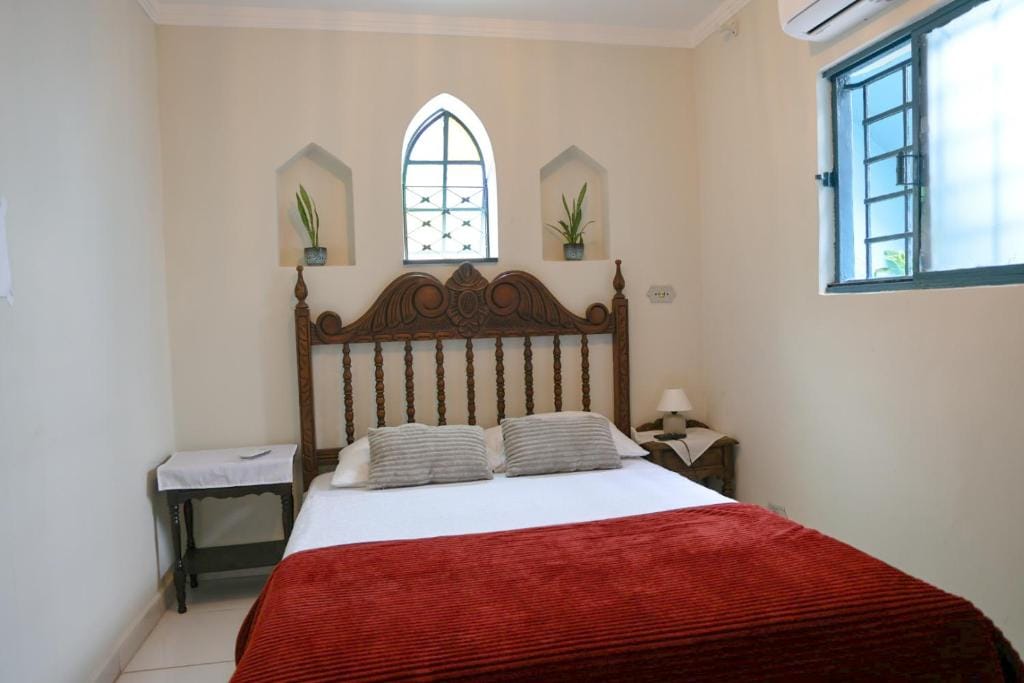 Hostel Castell Di Madre