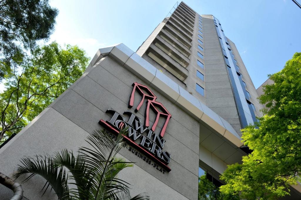 Aparthotel Twin Towers — 1