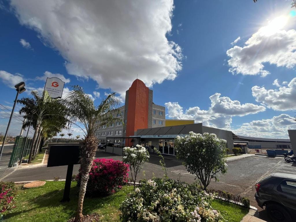Golden Tower Aeroporto - Lizz - by Fênix Hotéis — 1