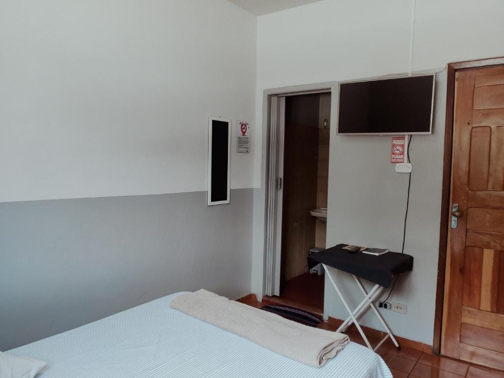 Hotel Hawaii — 4