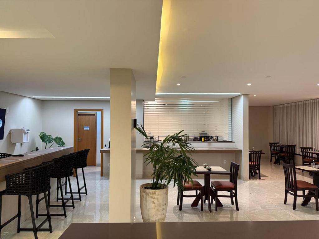Izzy Hotel — 4